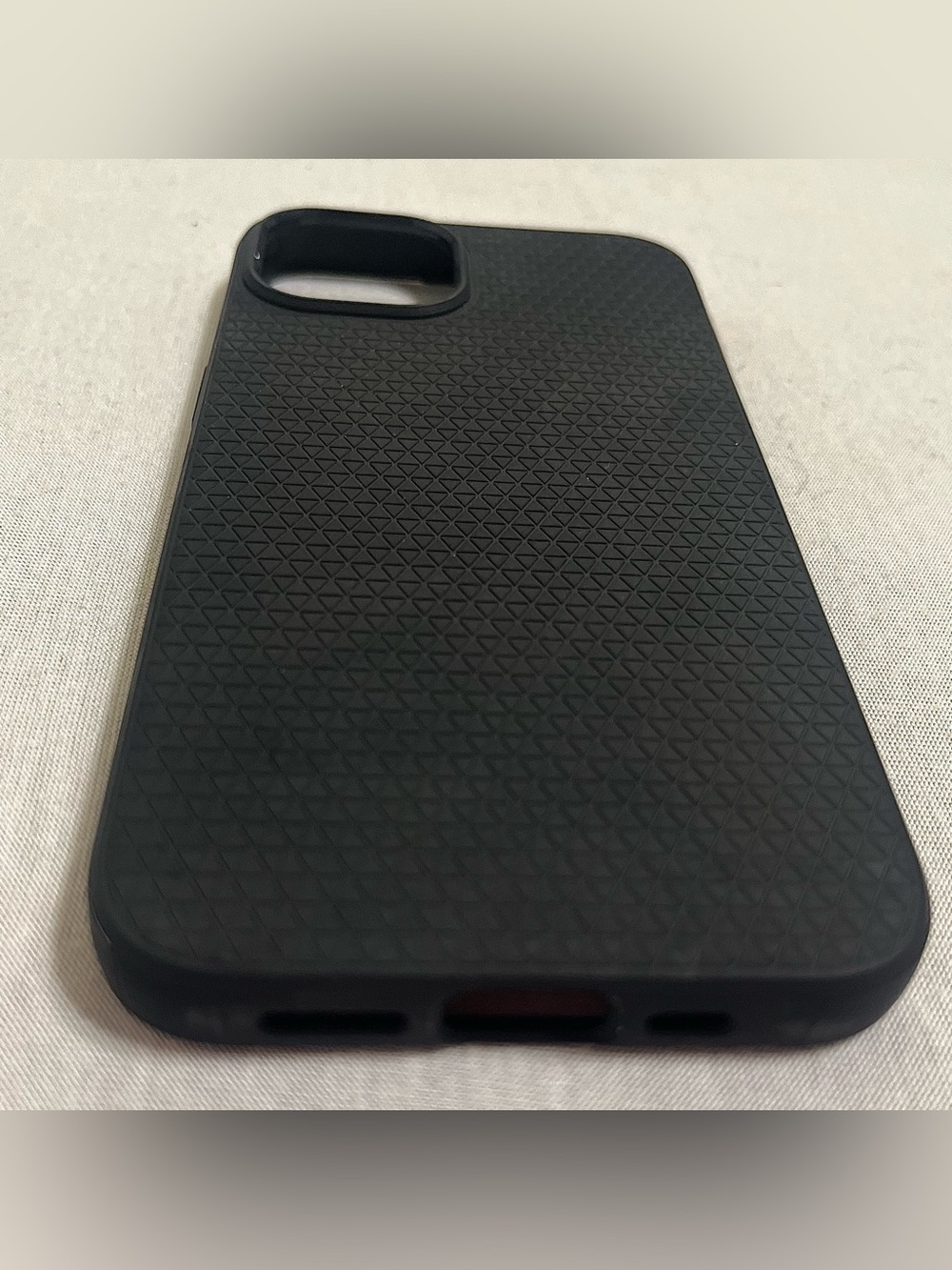 Spigen Liquid Air Armor Case Triangle Textured Grip iPhone 13 Case - Black